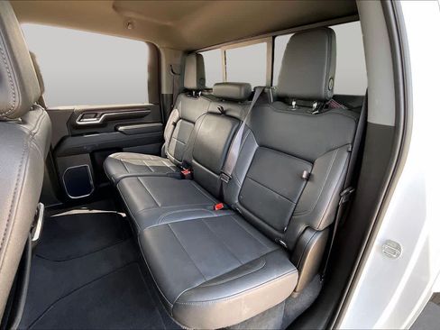 Used 2024 GMC Sierra 3500 SLT w/ SLT Premium Package AWD/4WD image 18