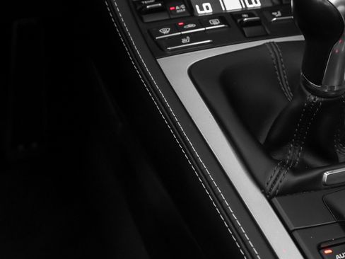 Used 2020 Porsche 718 Boxster Spyder image 41