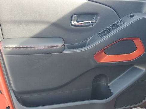 Used 2025 Nissan Frontier Pro-X w/ Pro Convenience Package image 41