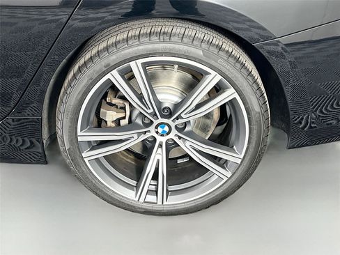 Certified 2024 BMW 330i xDrive Sedan w/ Convenience Package AWD/4WD image 32