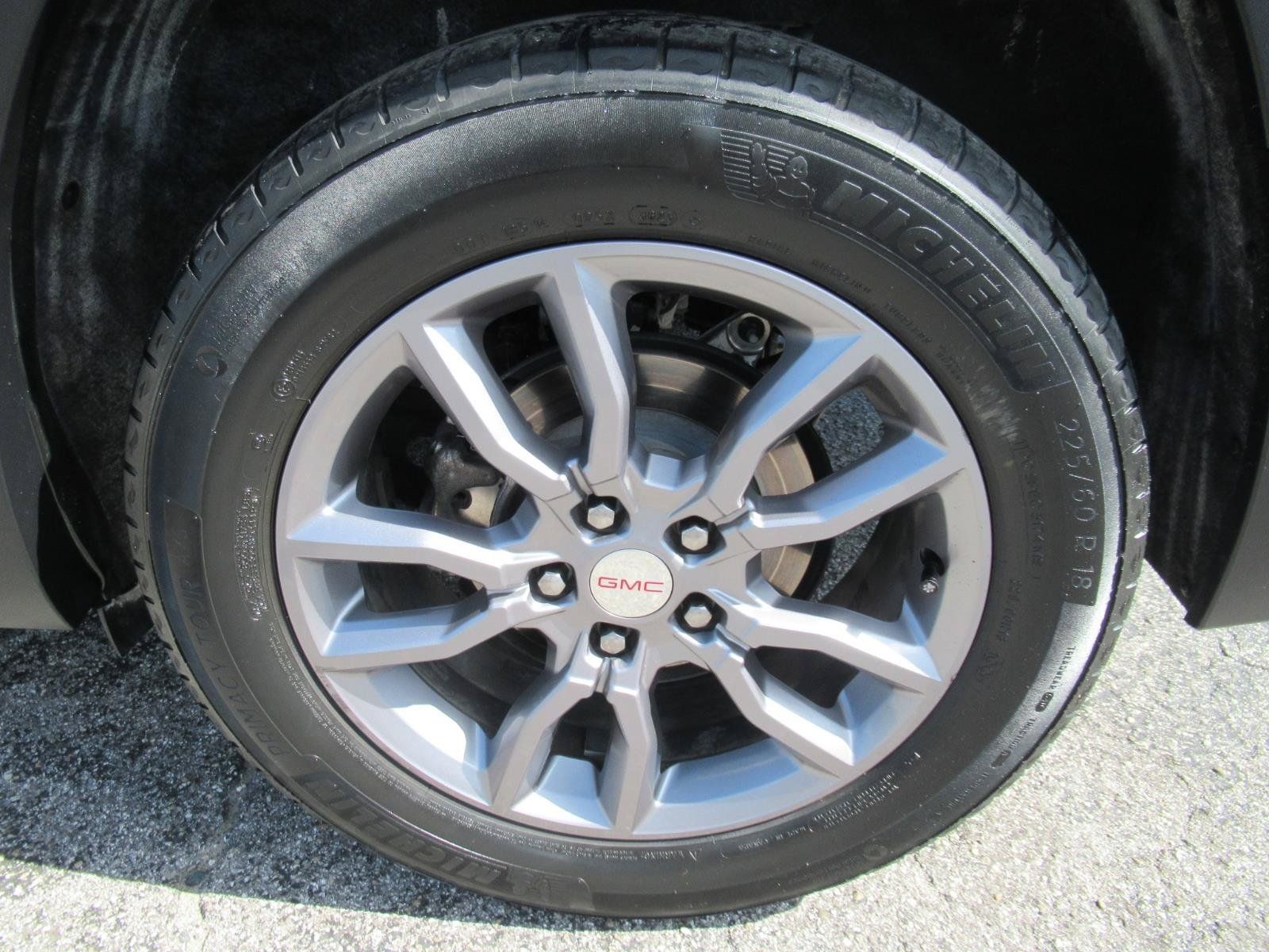 Used 2024 GMC Terrain SLT AWD/4WD image 9