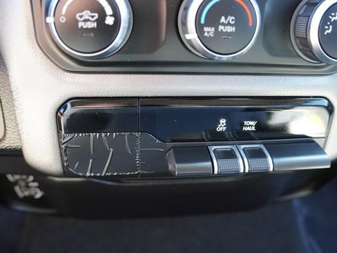 Used 2019 RAM 1500 Big Horn AWD/4WD image 25