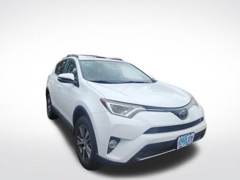 Used 2018 Toyota RAV4 XLE w/ Plus Extra Value Package AWD/4WD image 2