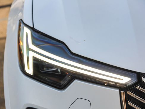 Used 2025 Volvo XC90 B5 Plus image 11