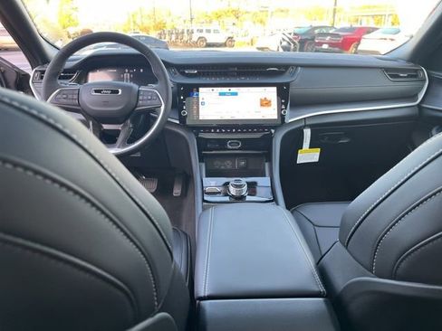 New 2026 Jeep Grand Cherokee Limited w/ Limited Altitude Package AWD/4WD image 16
