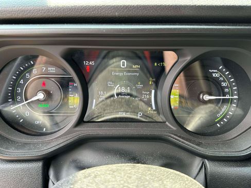 Used 2024 Jeep Wrangler Unlimited w/ Convenience Group AWD/4WD image 23