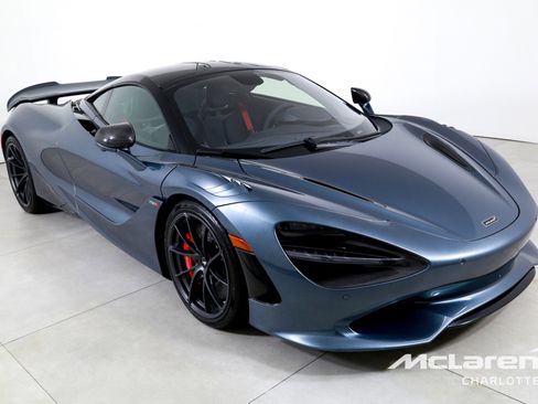 Used 2024 McLaren 750S image 3
