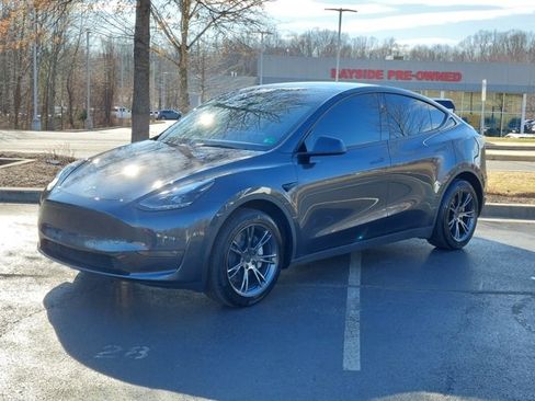 Used 2025 Tesla Model Y Long Range image 7