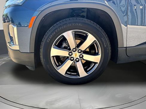 Used 2023 Chevrolet Traverse LT w/ LT Premium Package AWD/4WD image 37
