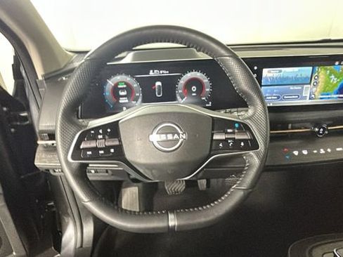 Used 2023 Nissan Ariya FWD image 14
