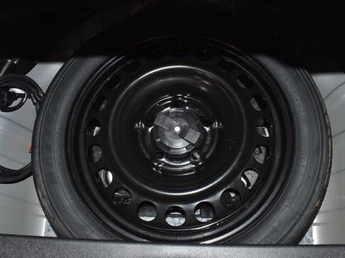 Used 2021 Chevrolet Equinox LT AWD/4WD image 35