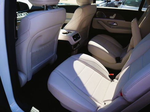 New 2025 Mercedes-Benz GLS 450 4MATIC image 10