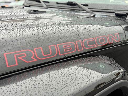 Used 2020 Jeep Gladiator Rubicon w/ Advanced Safety Group image 13