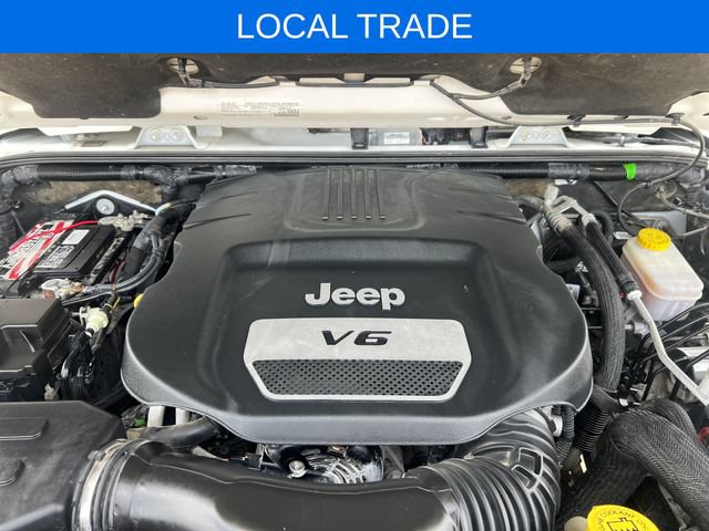 Used 2017 Jeep Wrangler Unlimited Sahara w/ Connectivity Group AWD/4WD image 27