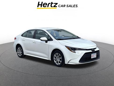 Used 2025 Toyota Corolla LE image 1