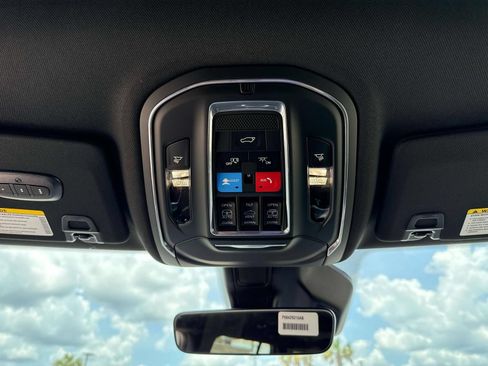 New 2026 Jeep Grand Cherokee Limited RWD image 27