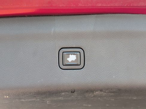Used 2020 Buick Enclave Essence FWD image 28
