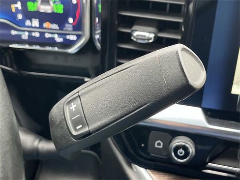 Used 2024 Chevrolet Silverado 3500 LT image 33