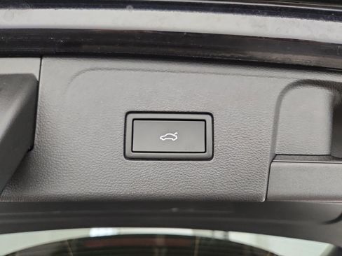 Certified 2025 Volkswagen Atlas SE w/ Panoramic Sunroof Package image 38