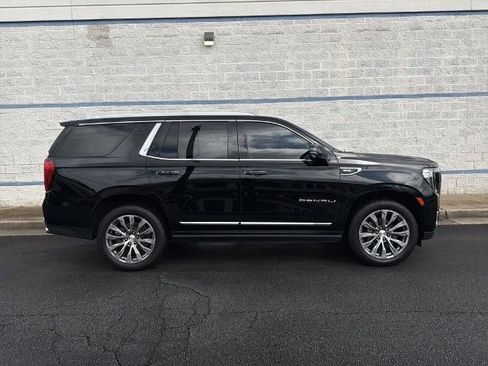Used 2021 GMC Yukon Denali w/ Denali Premium Package AWD/4WD image 13