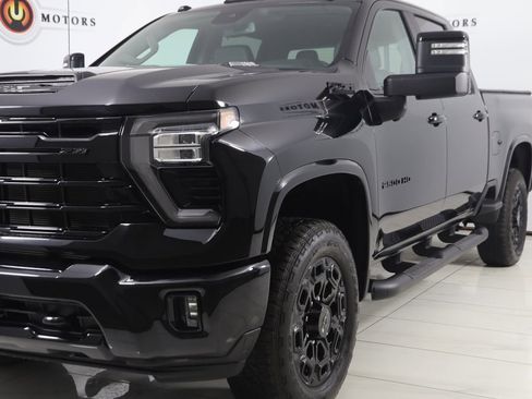 Used 2024 Chevrolet Silverado 2500 LT w/ Midnight Edition image 53