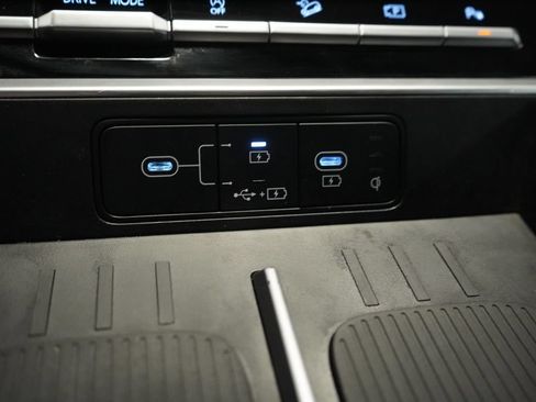 Used 2025 Hyundai Santa Fe SEL FWD image 39