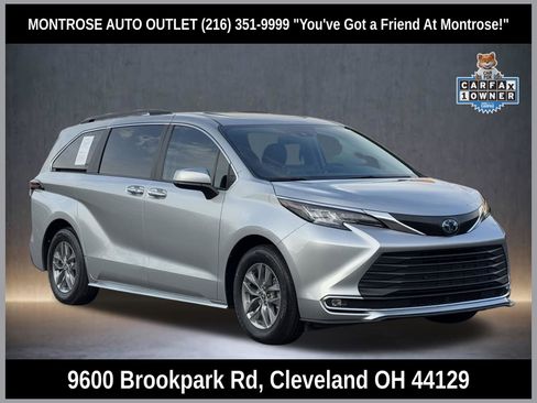 Used 2023 Toyota Sienna XLE image 1