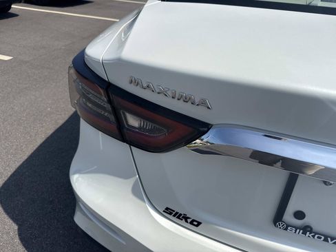 Used 2023 Nissan Maxima Platinum w/ Sport Mat Group FWD image 5