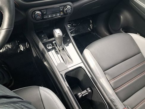 Used 2021 Nissan Kicks SR w/ SR Premium Package FWD image 27