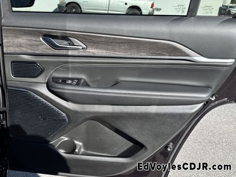 Used 2023 Jeep Grand Cherokee L Overland w/ Rear Seat Video Group I image 22