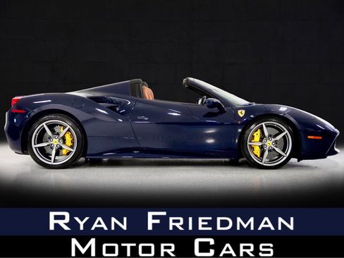Used 2018 Ferrari 488 Spider image 1