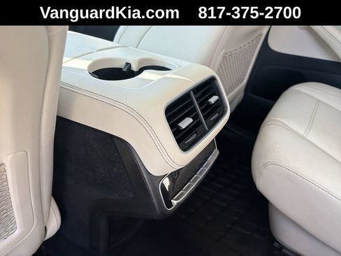 Used 2022 Mercedes-Benz GLS 450 4MATIC image 25