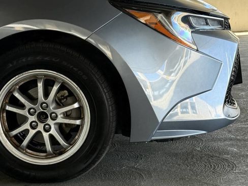 Used 2021 Toyota Corolla LE image 9