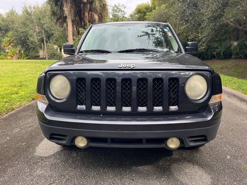 Used 2015 Jeep Patriot Sport w/ Power Value Group FWD image 2