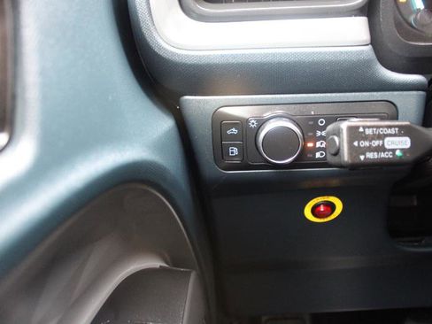 Used 2022 Ford Maverick XL image 25