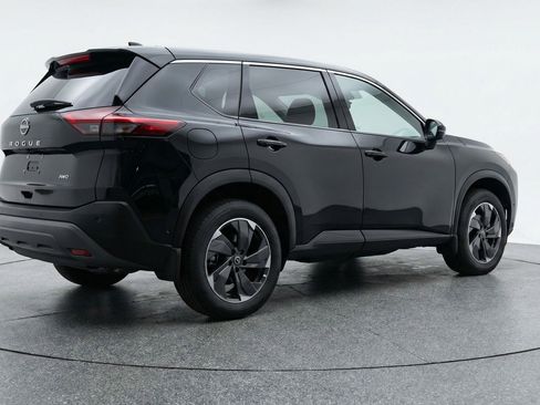 Used 2025 Nissan Rogue SV FWD image 9
