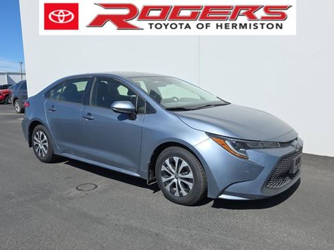 Certified 2022 Toyota Corolla LE FWD image 1