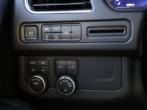 Used 2023 Chevrolet Tahoe Z71 image 33