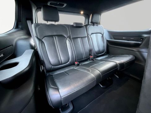 Used 2024 Jeep Wagoneer Series III w/ Flexible Seating Group AWD/4WD image 25
