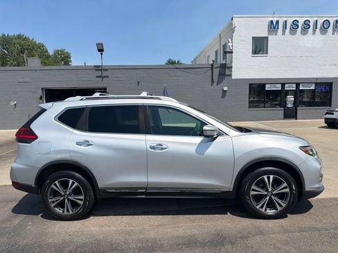 Used 2017 Nissan Rogue SL w/ SL Premium Package AWD/4WD image 8