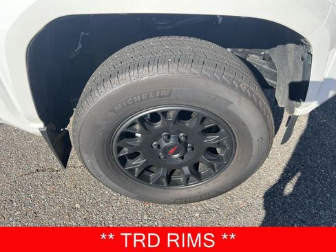 Used 2024 Toyota Tacoma SR5 AWD/4WD image 5
