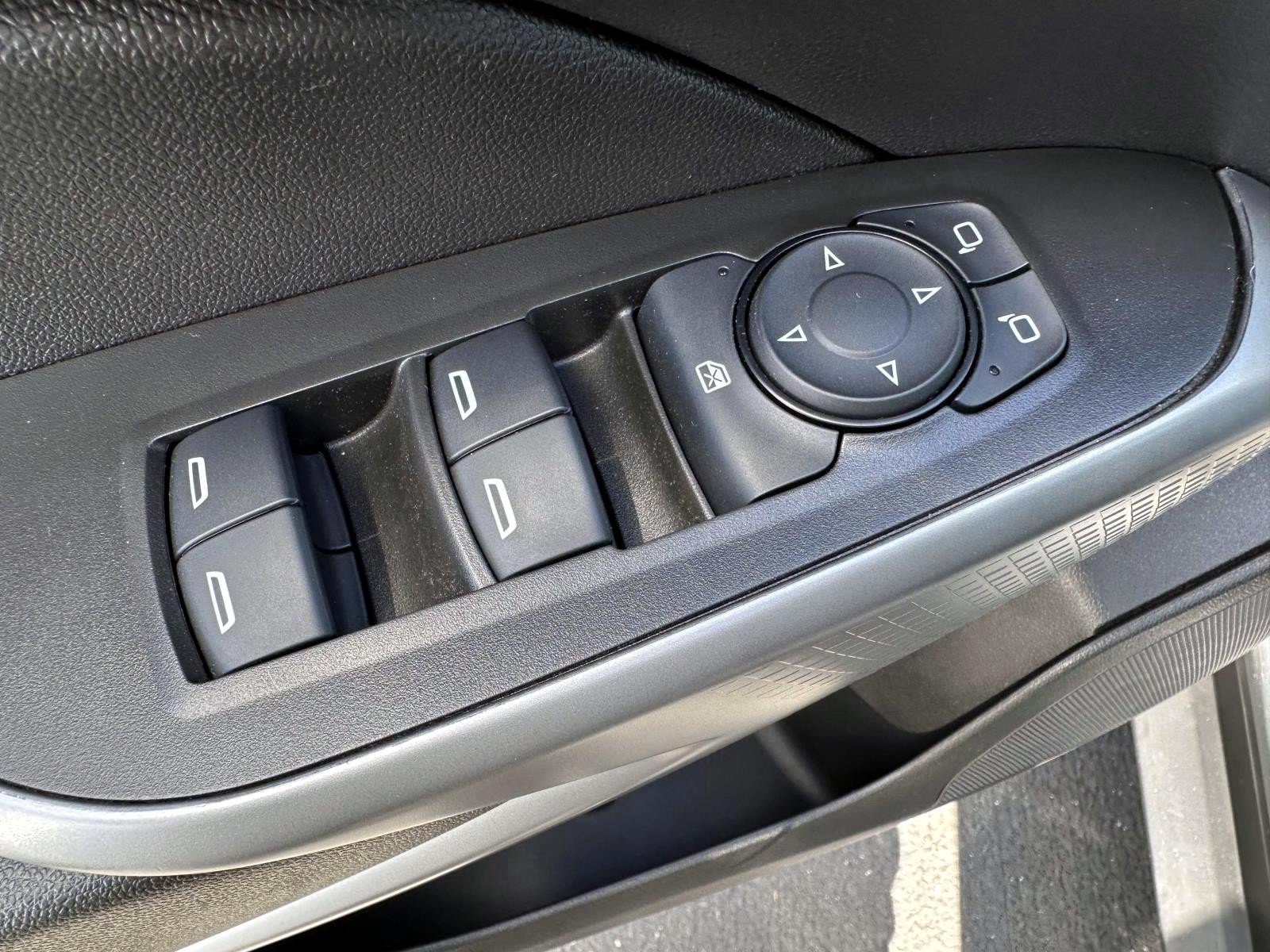 Used 2024 Chevrolet Trax RS w/ Driver Confidence Package FWD image 8