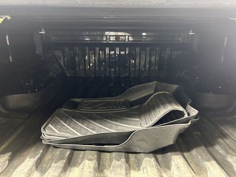 Used 2020 GMC Canyon SLE w/ Elevation Edition image 27