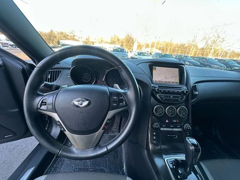 Used 2014 Hyundai Genesis 2.0T image 15