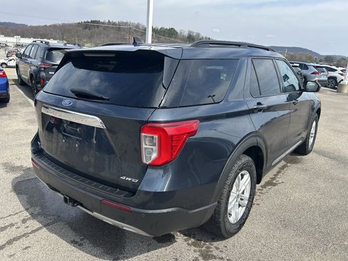 Used 2022 Ford Explorer XLT w/ Equipment Group 202A image 8