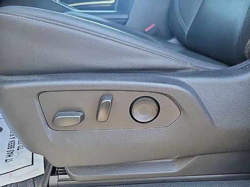 Used 2022 Chevrolet Suburban Z71 w/ Luxury Package image 19