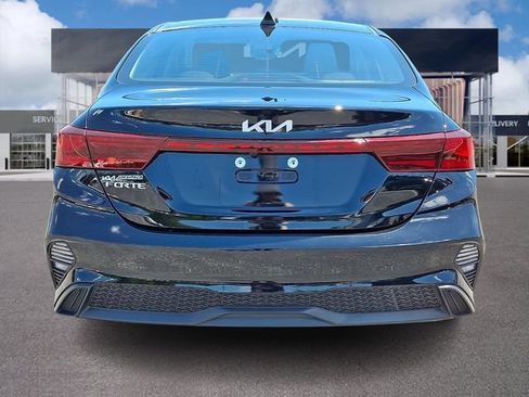Certified 2024 Kia Forte LXS w/ LXS Technology Package FWD image 5