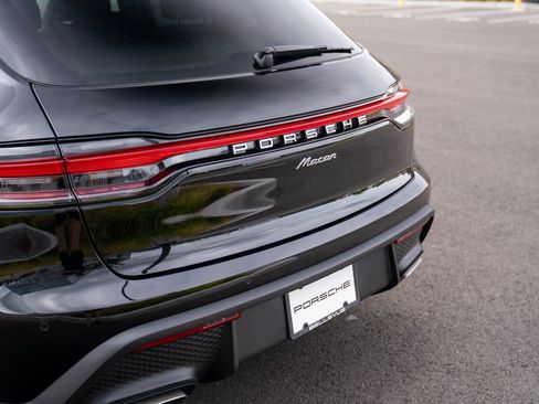 Certified 2026 Porsche Macan AWD/4WD image 30