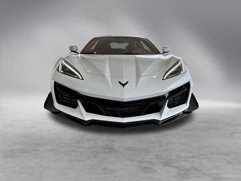 Used 2024 Chevrolet Corvette Z06 w/ Z07 Performance Package RWD image 9