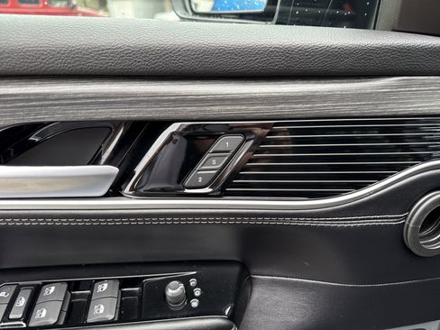 Used 2023 Jeep Wagoneer L Series III w/ Preferred Equipment Group image 47